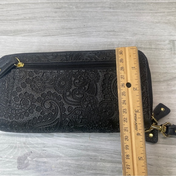 Stone Mountain Accessories Black Embossed  Tooled Faux Leather Double Zip Wallet - Picture 5 of 12